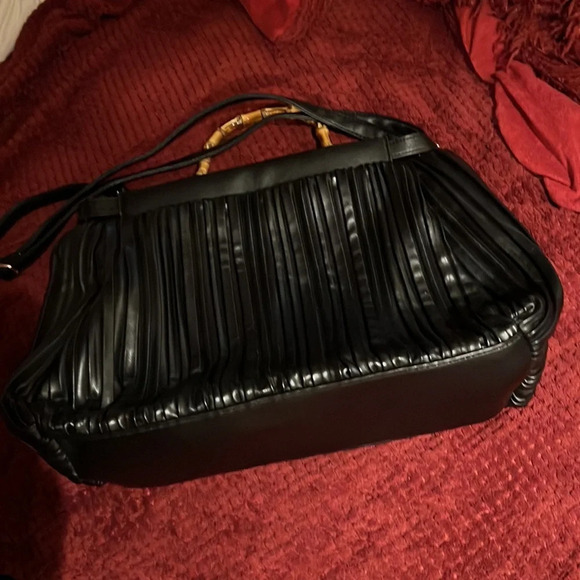 Sondra Roberts Luxury Bamboo  handle pleated vegan leather Large tote bag - Picture 10 of 17